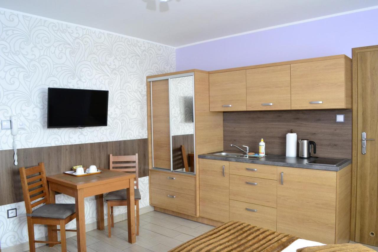 Comfort-24 Plus Słupca Exteriör bild