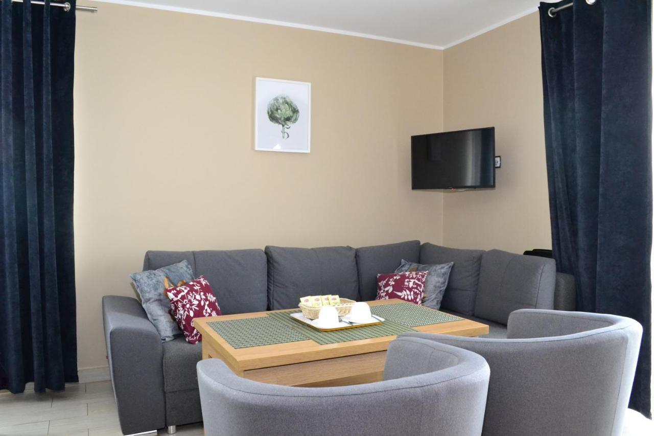 Comfort-24 Plus Słupca Exteriör bild