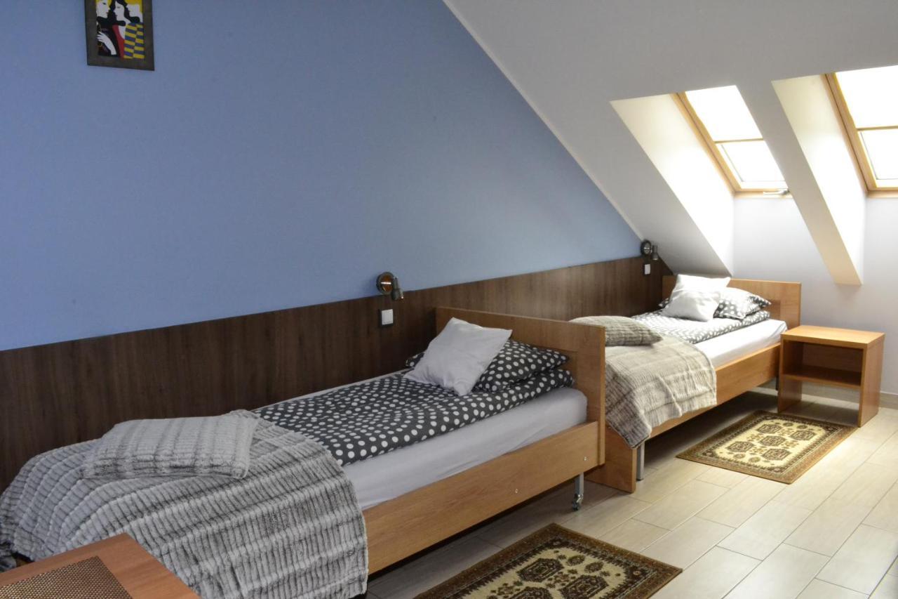Comfort-24 Plus Słupca Exteriör bild