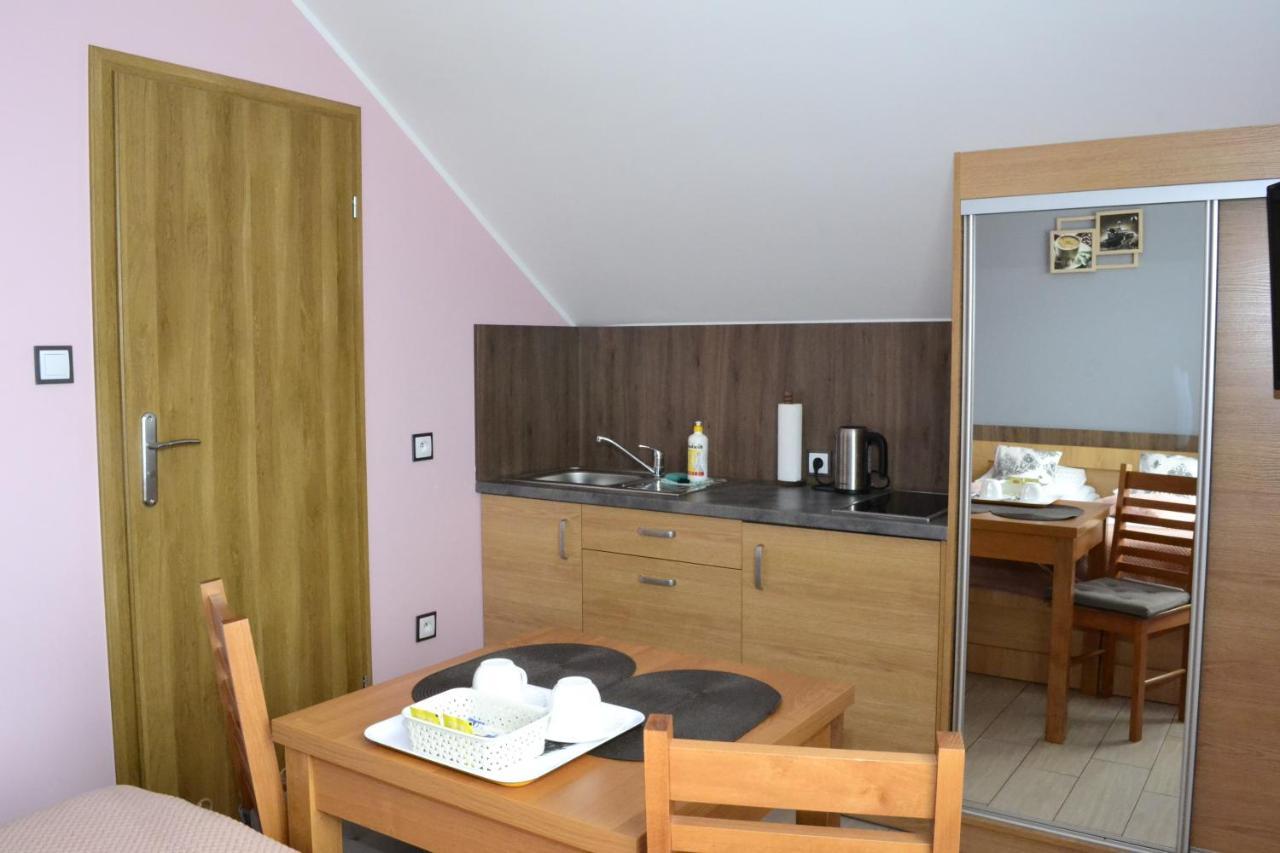 Comfort-24 Plus Słupca Exteriör bild