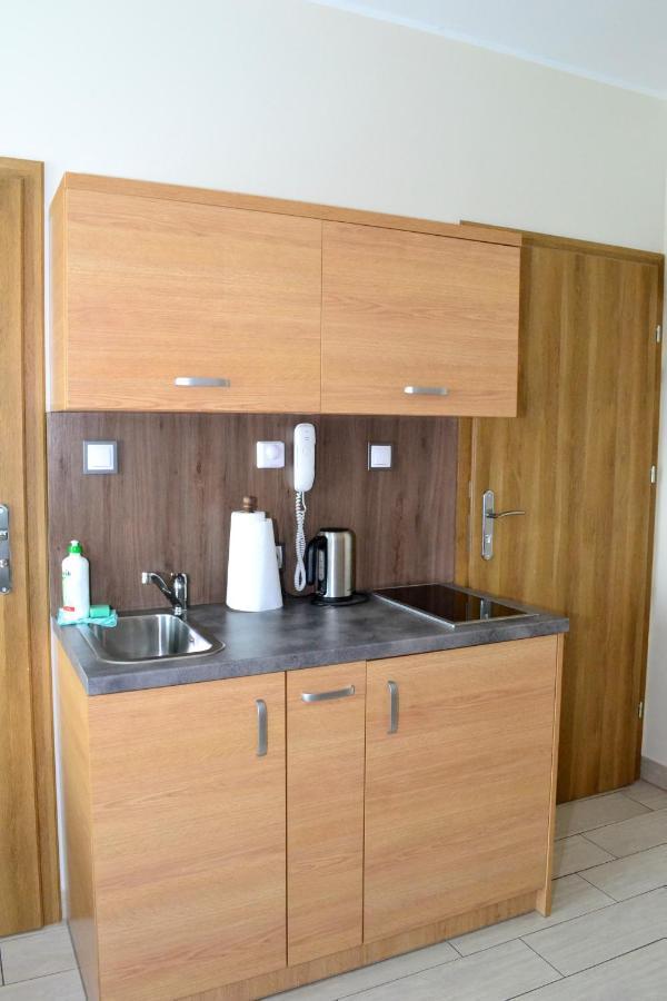 Comfort-24 Plus Słupca Exteriör bild
