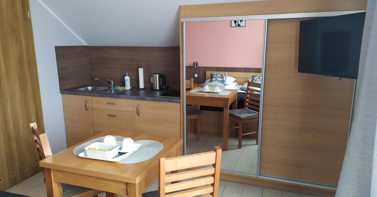 Comfort-24 Plus Słupca Exteriör bild