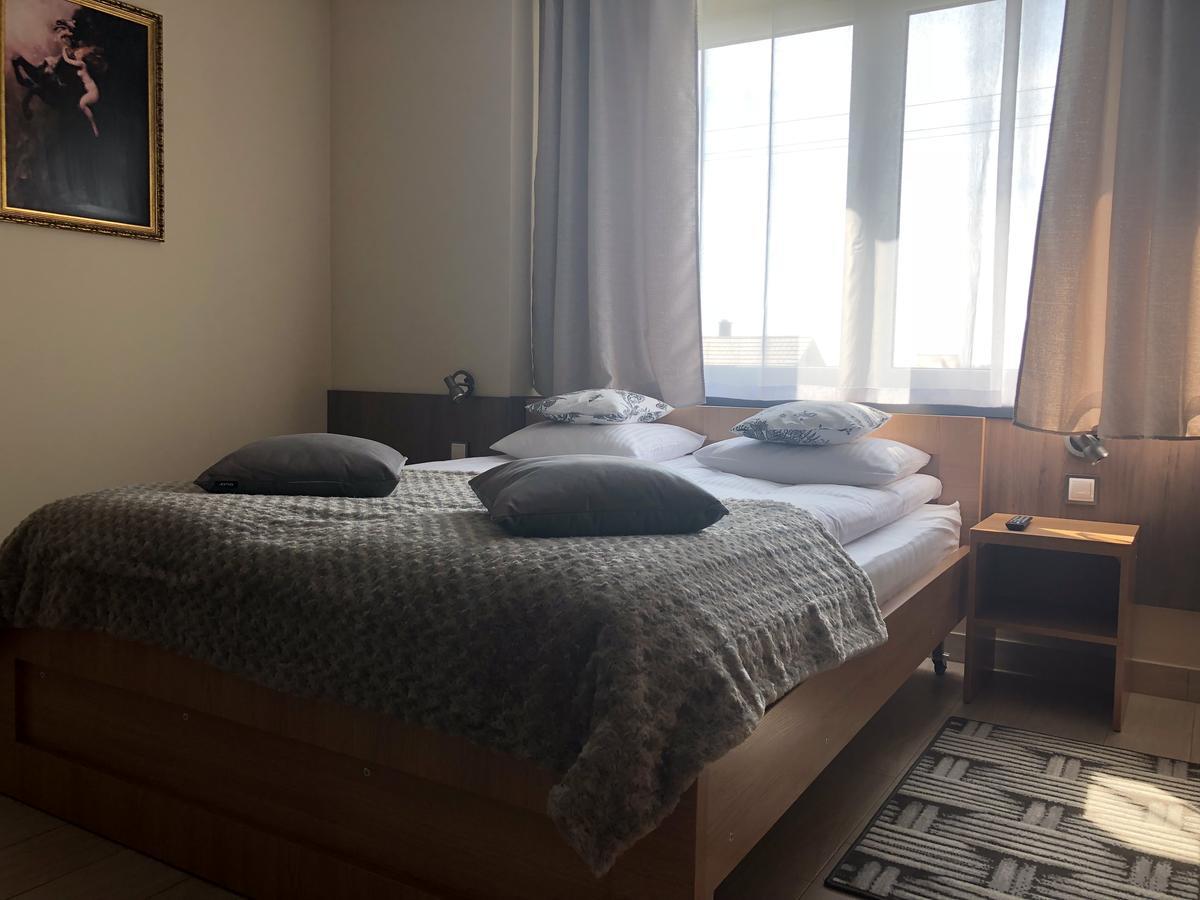 Comfort-24 Plus Słupca Exteriör bild